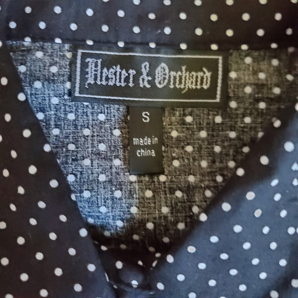 Hester & Orchard Button Down Size Small - image 2